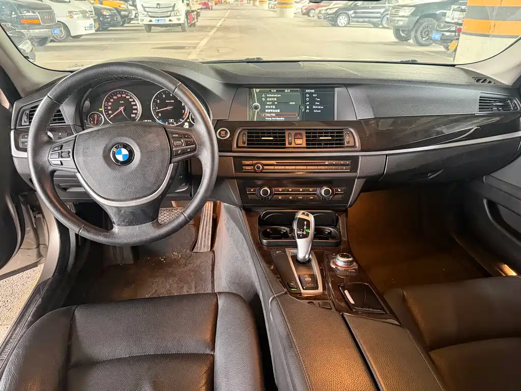 BMW 5 Series — миниатюра 8