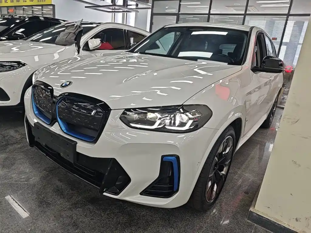 BMW iX3 — миниатюра 2