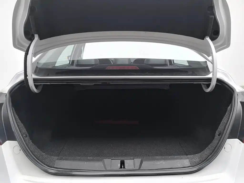 Geely Emgrand — миниатюра 16