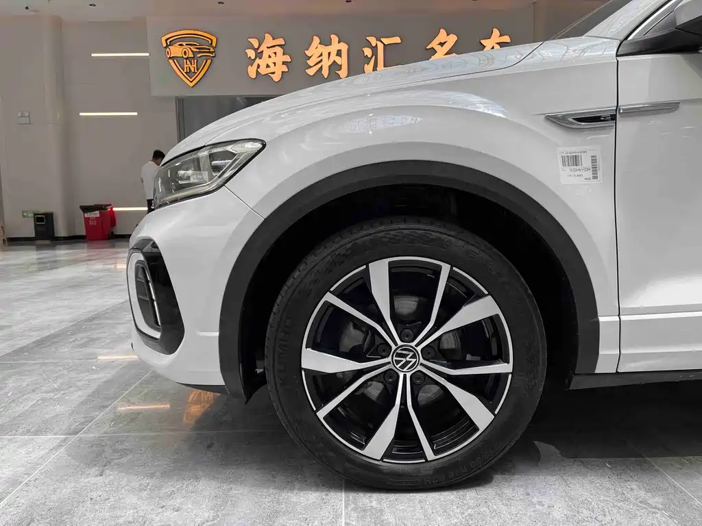 Volkswagen T-Roc — миниатюра 16