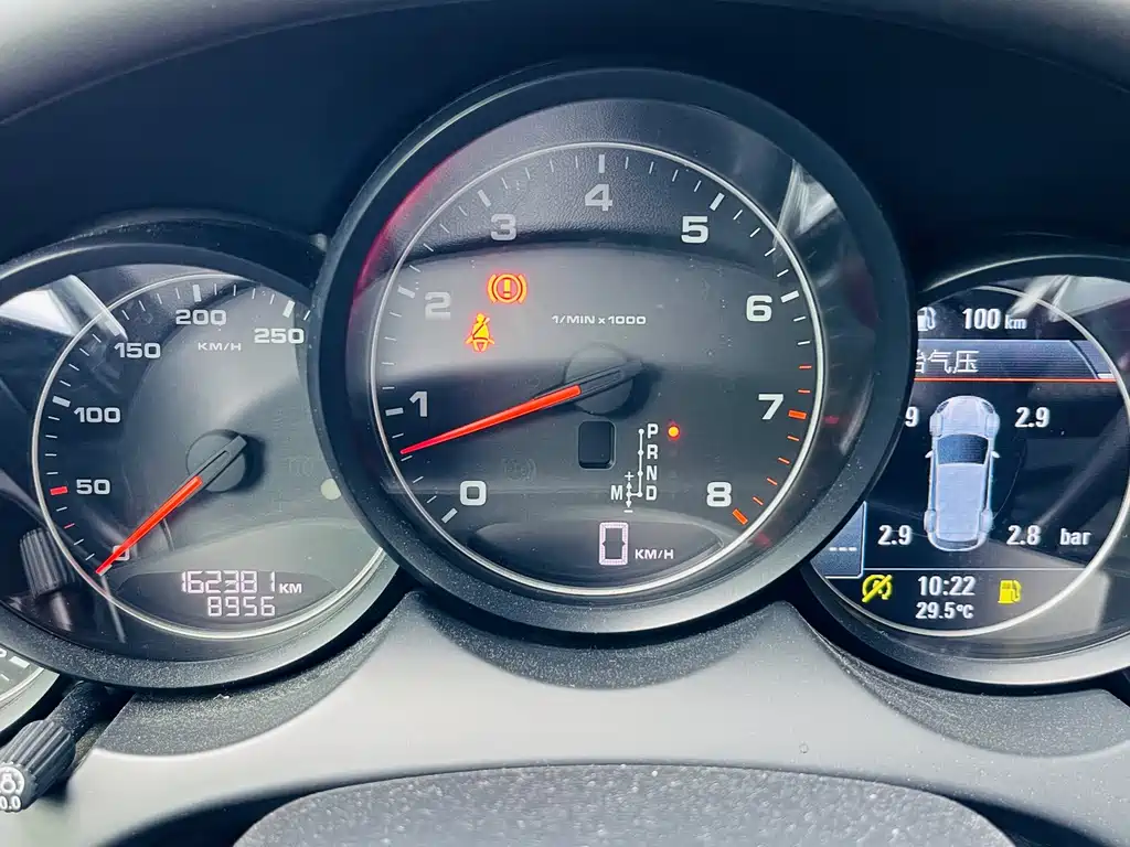 Porsche Cayenne — миниатюра 6
