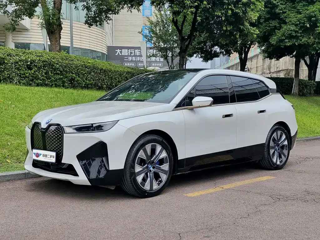 BMW iX 2022 xDrive40
