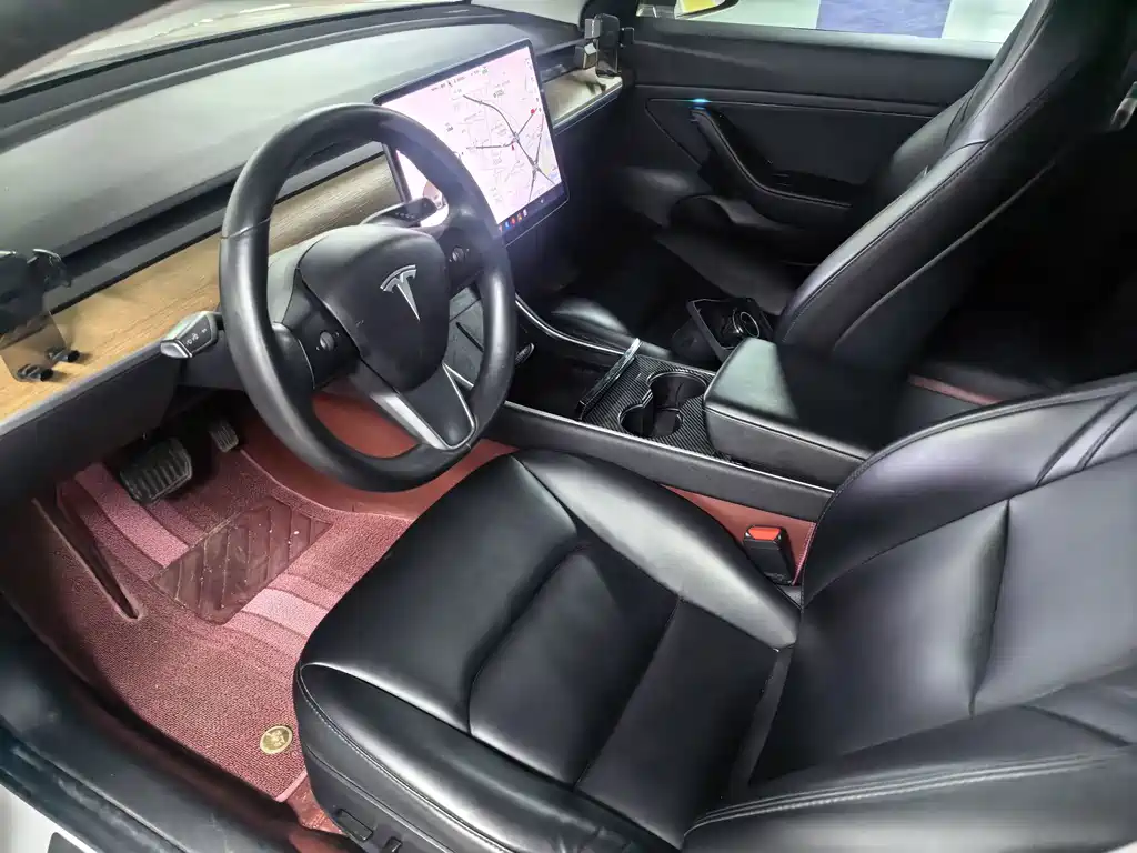 Tesla Model 3 — миниатюра 4
