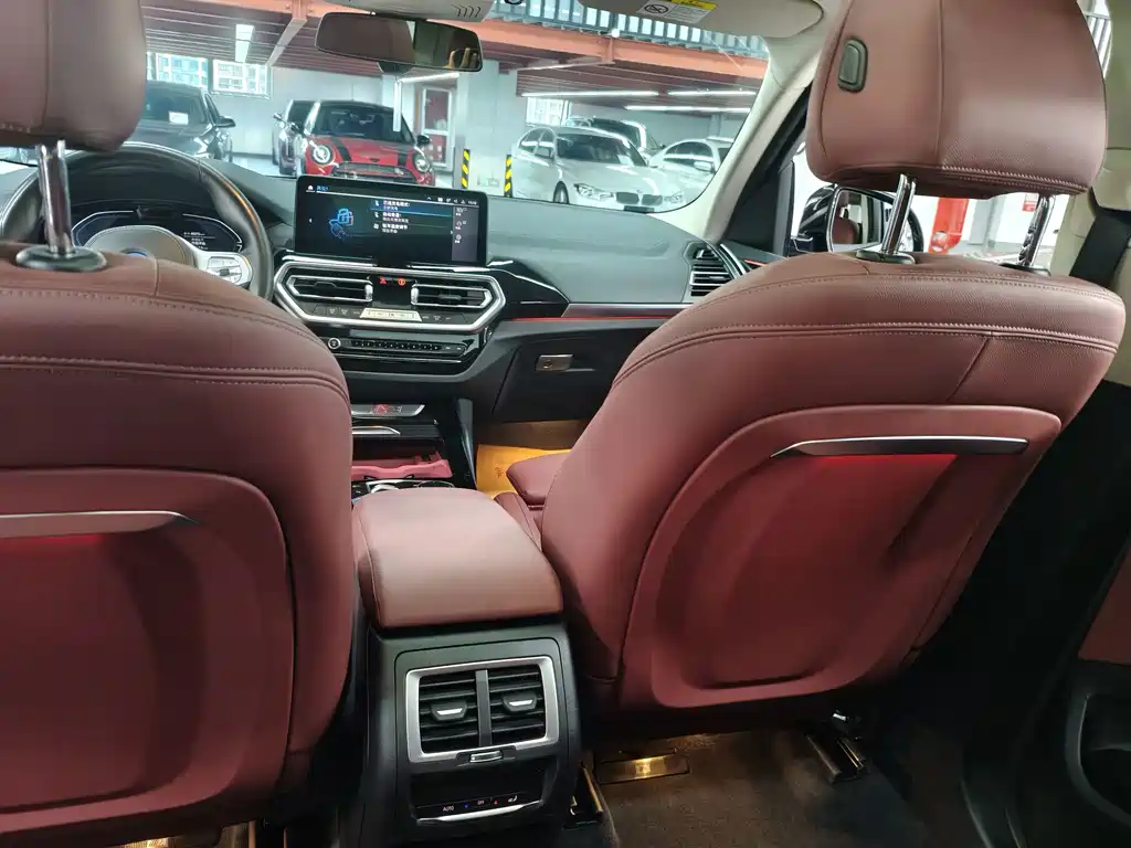 BMW iX3 — миниатюра 9