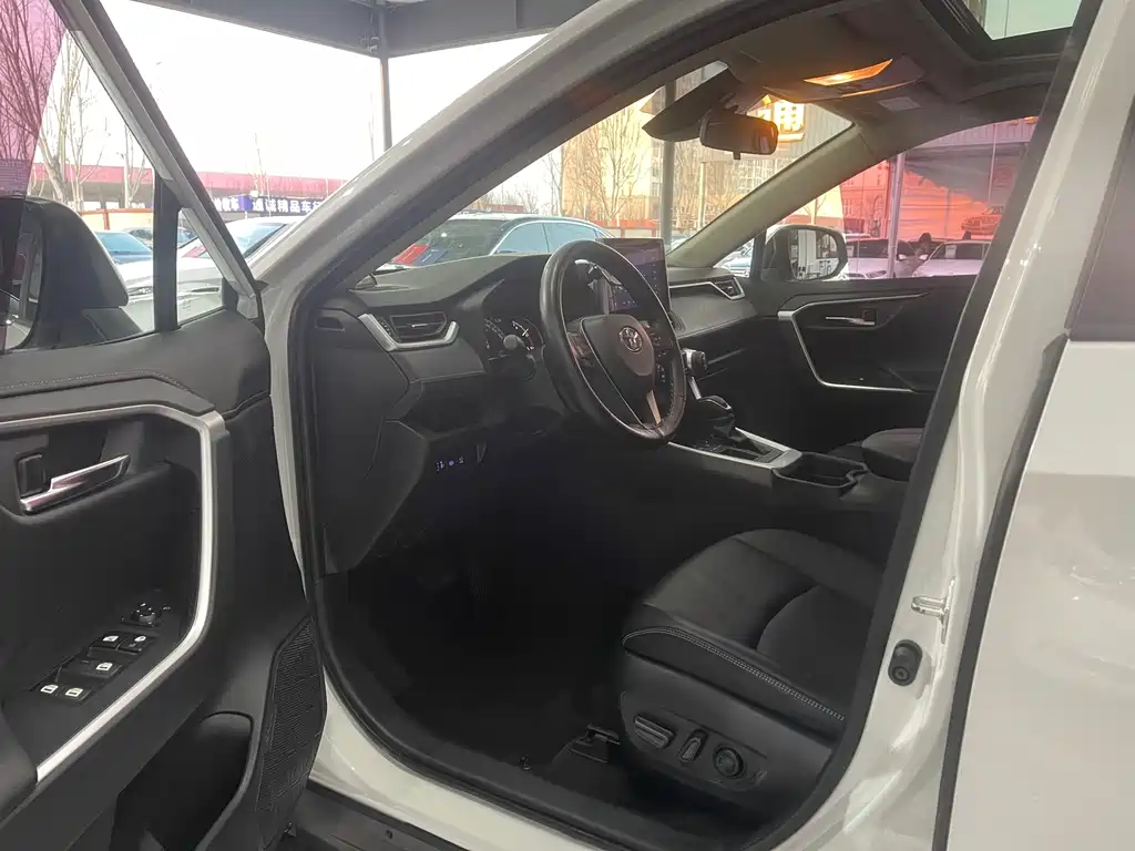 TOYOTA RAV4 RONGFANG