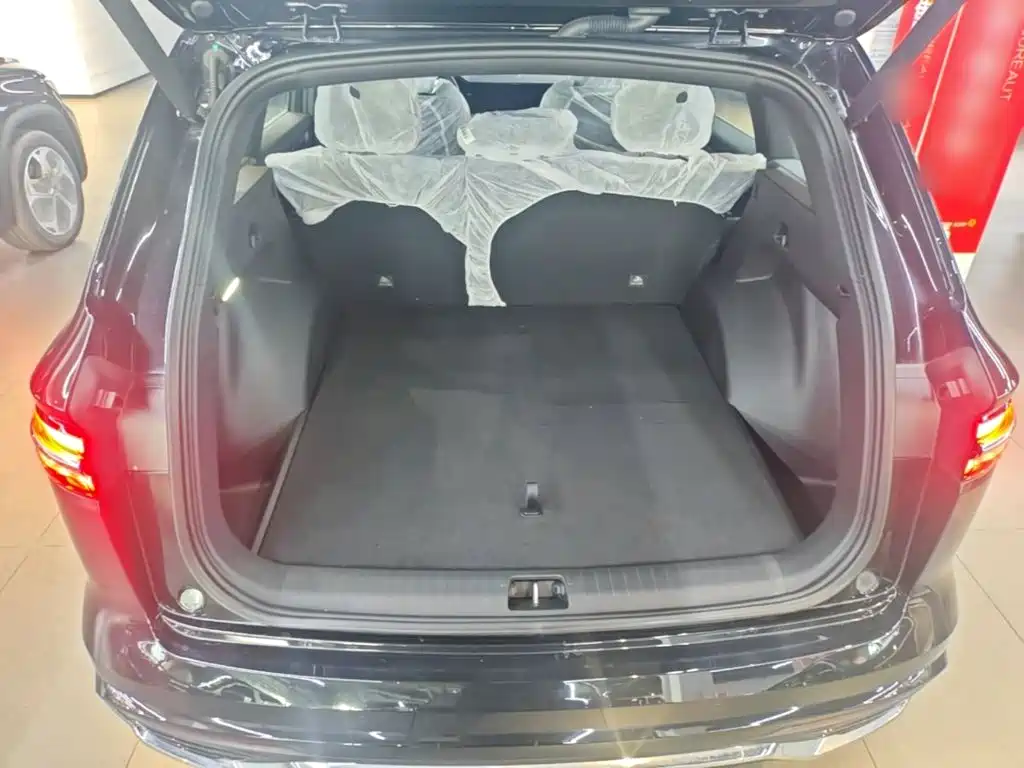 Geely Xingyue L — миниатюра 19