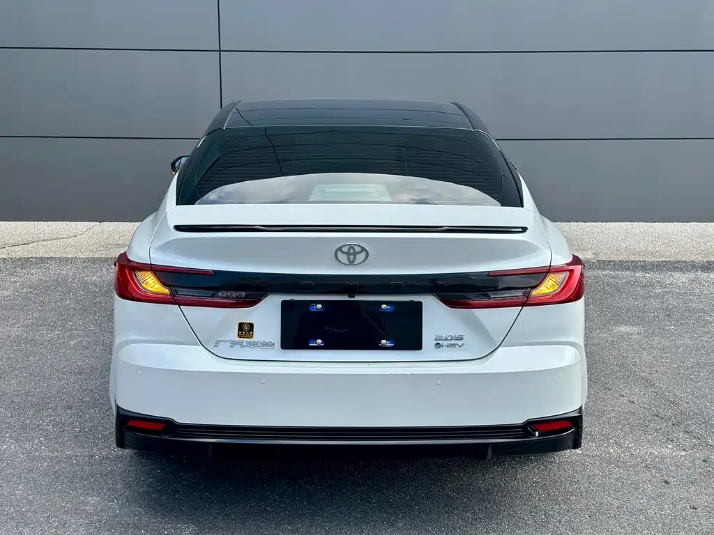 Toyota Camry — миниатюра 8