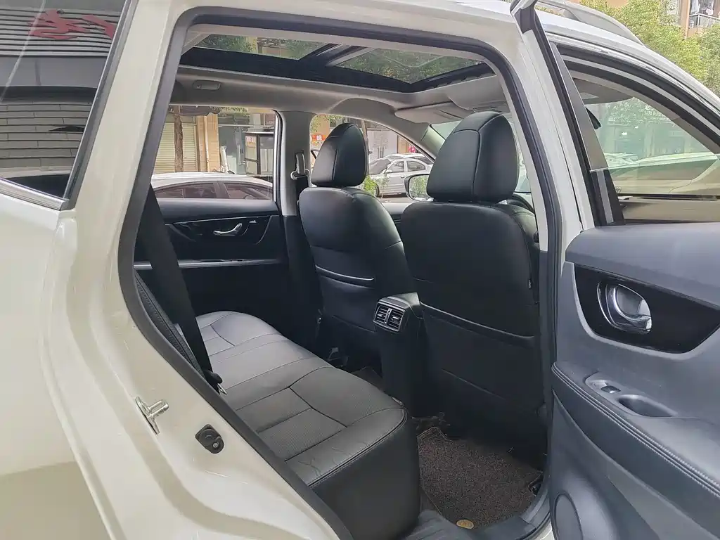 Nissan X-Trail — миниатюра 10