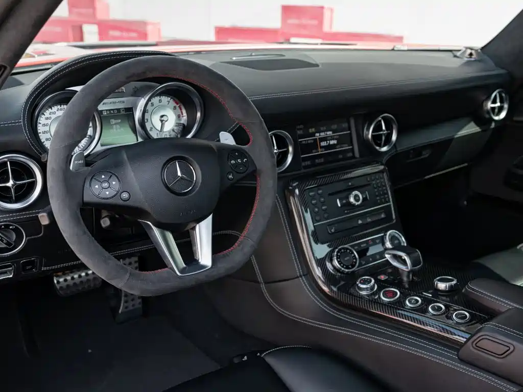Mercedes-Benz SLS AMG — миниатюра 10