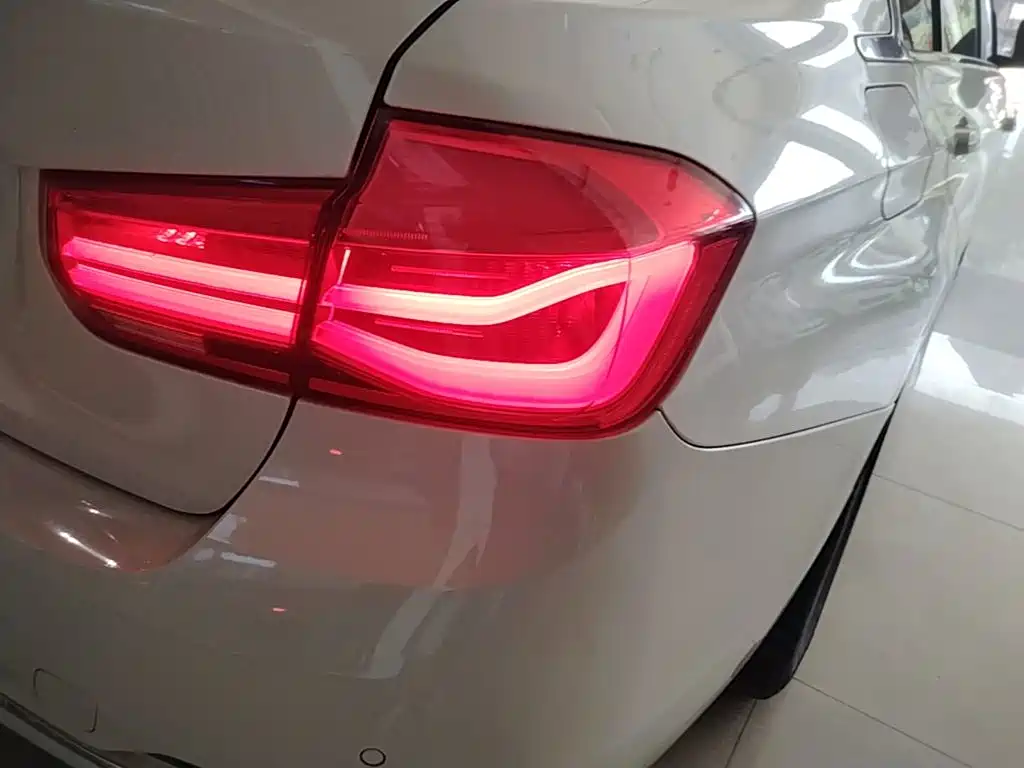 BMW 3 Series — миниатюра 8