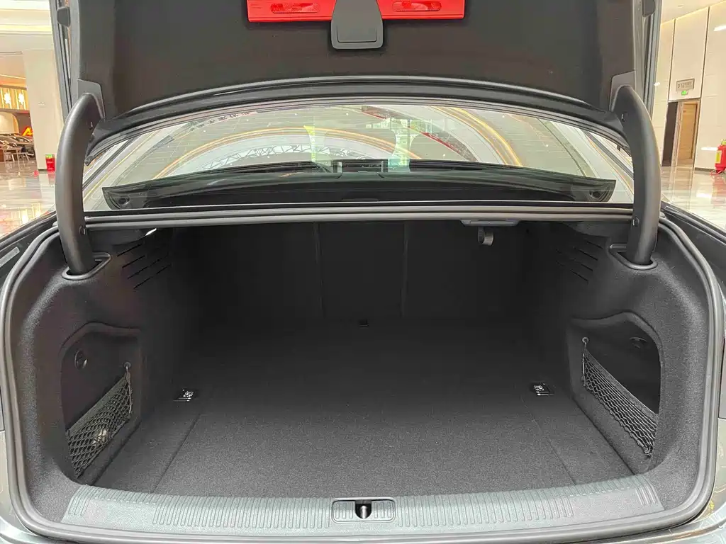 Audi A4L — миниатюра 15