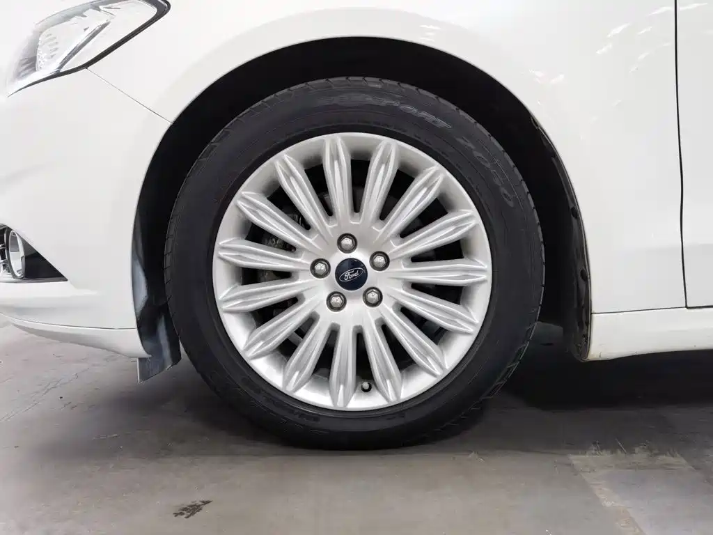 Ford Mondeo — миниатюра 17