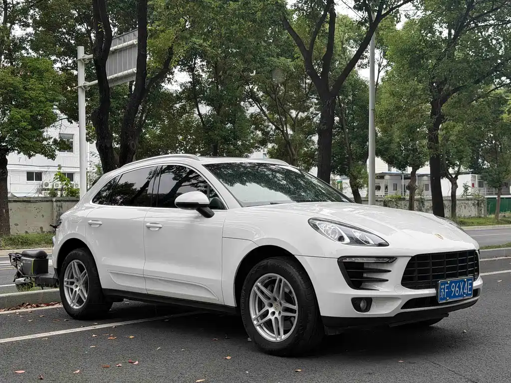 Porsche Macan — миниатюра 3