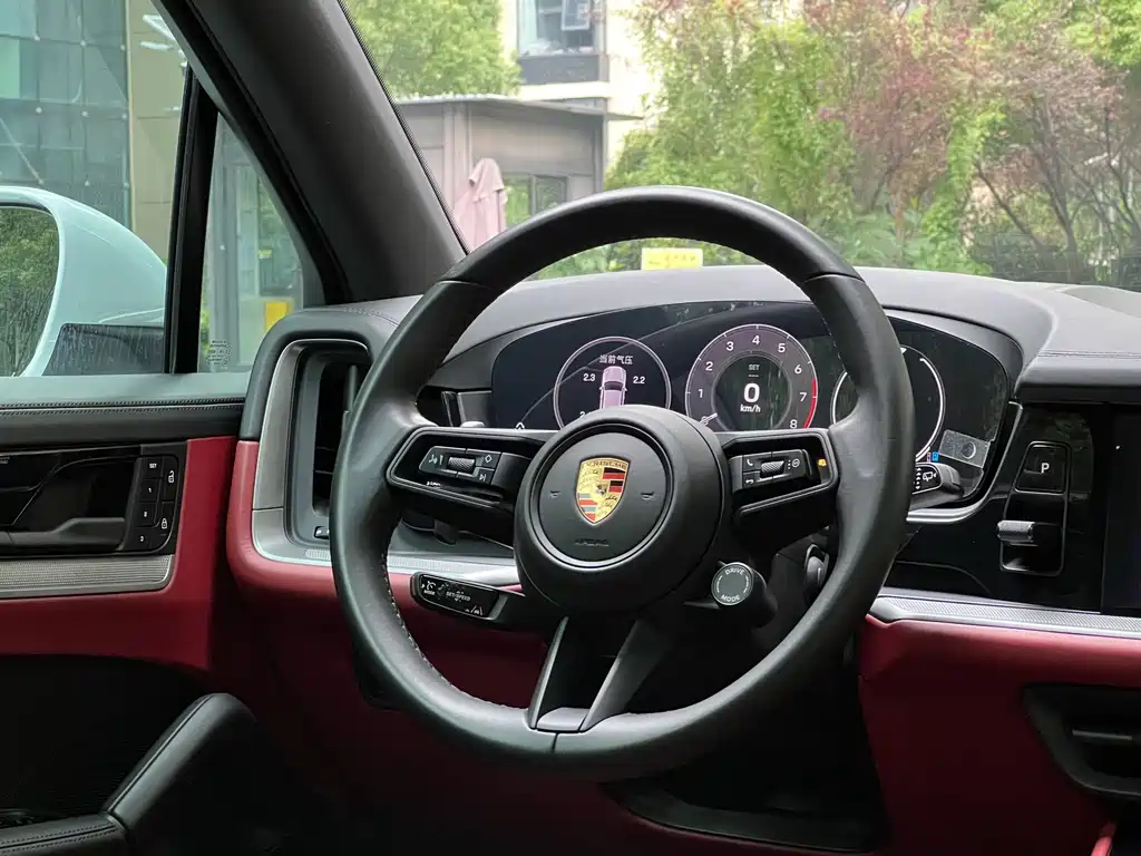 Porsche Cayenne — миниатюра 17