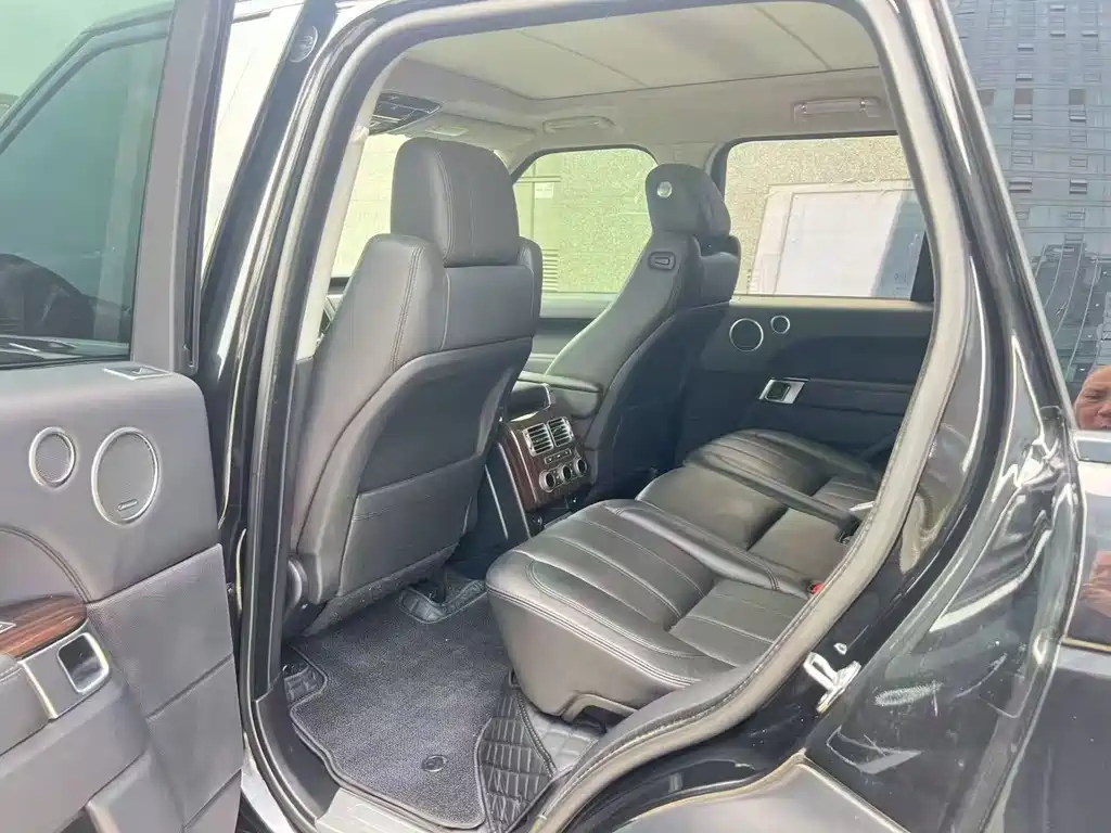 Land Rover Range Rover — миниатюра 6