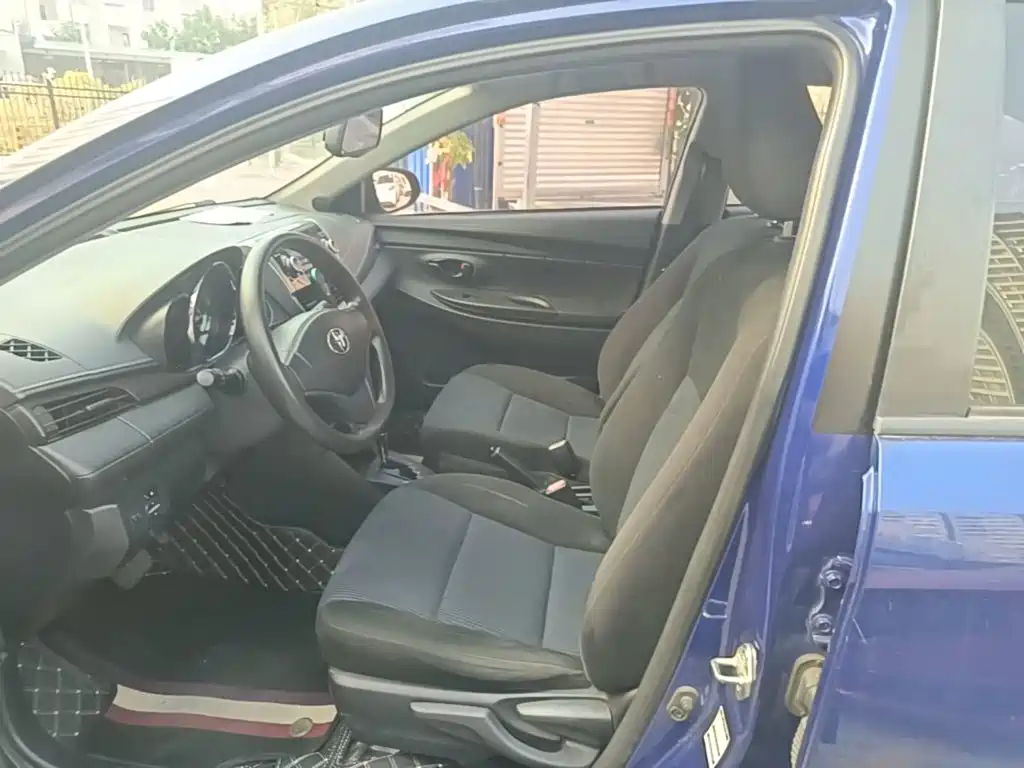 Toyota Yaris L — миниатюра 15