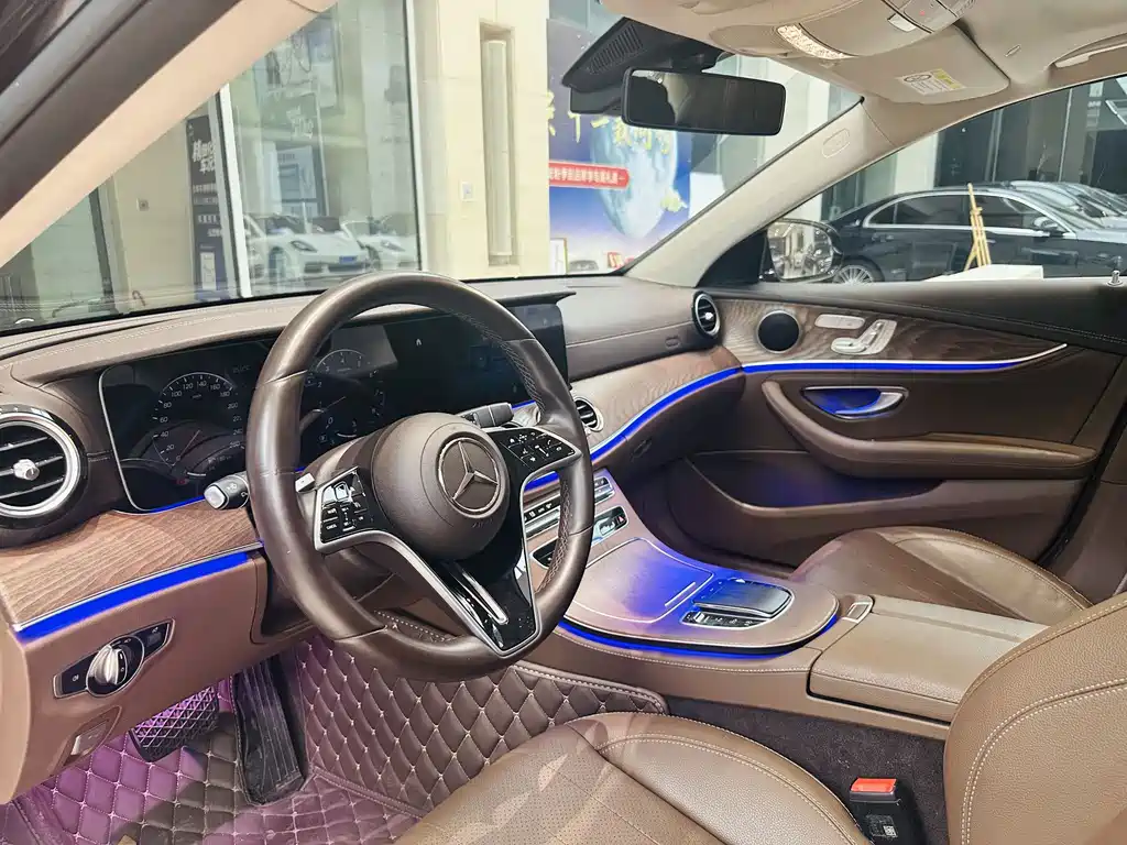 Mercedes-Benz E-Class — миниатюра 5