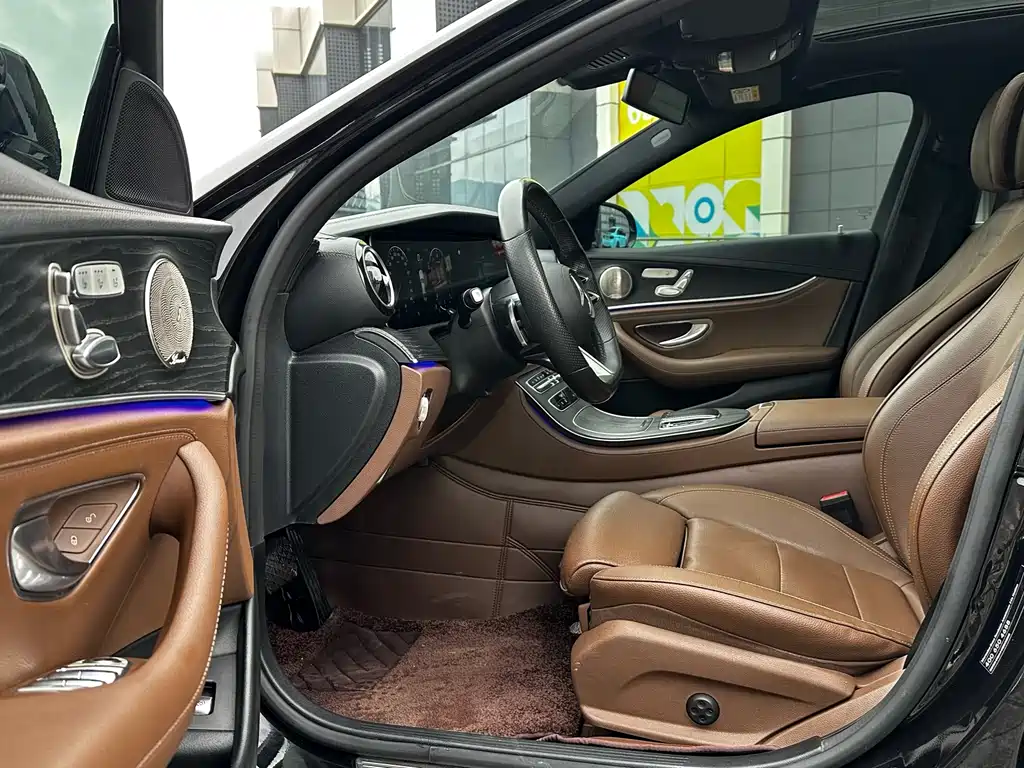 MERCEDES-BENZ E CLASS