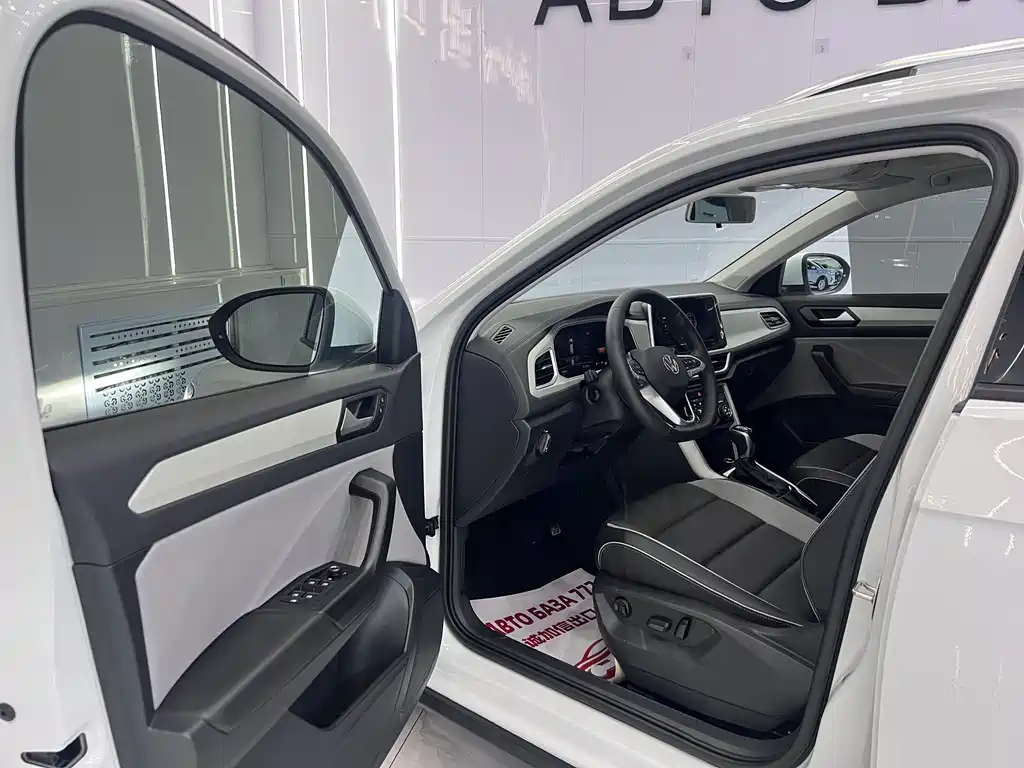 Volkswagen T-Roc 2023 280TSI DSG