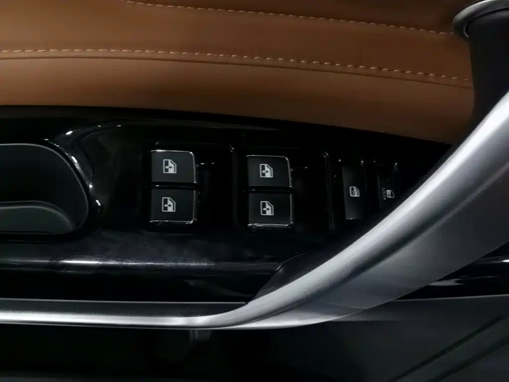 Changan CS95 — миниатюра 9