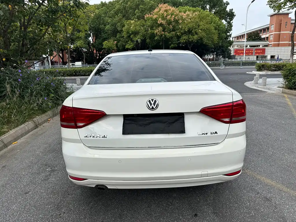 Volkswagen Lavida — миниатюра 6