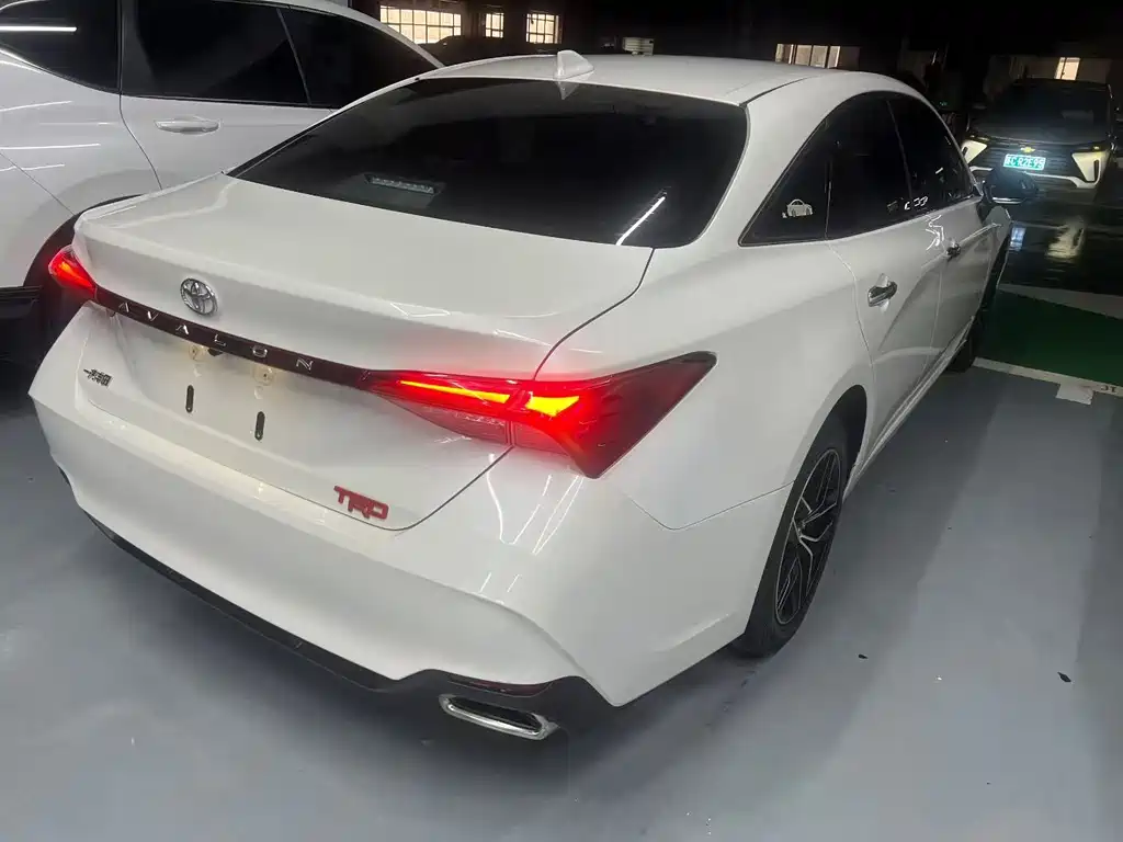 Toyota Avalon — миниатюра 5