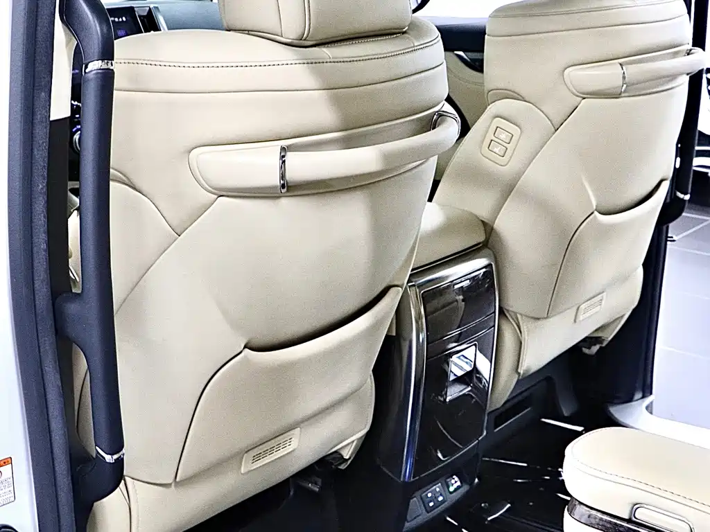 Toyota Vellfire — миниатюра 13