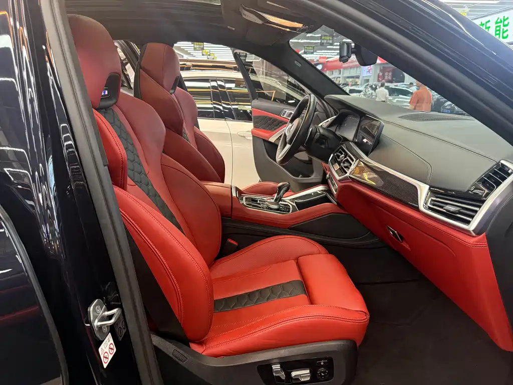 BMW X6 M - фото 12