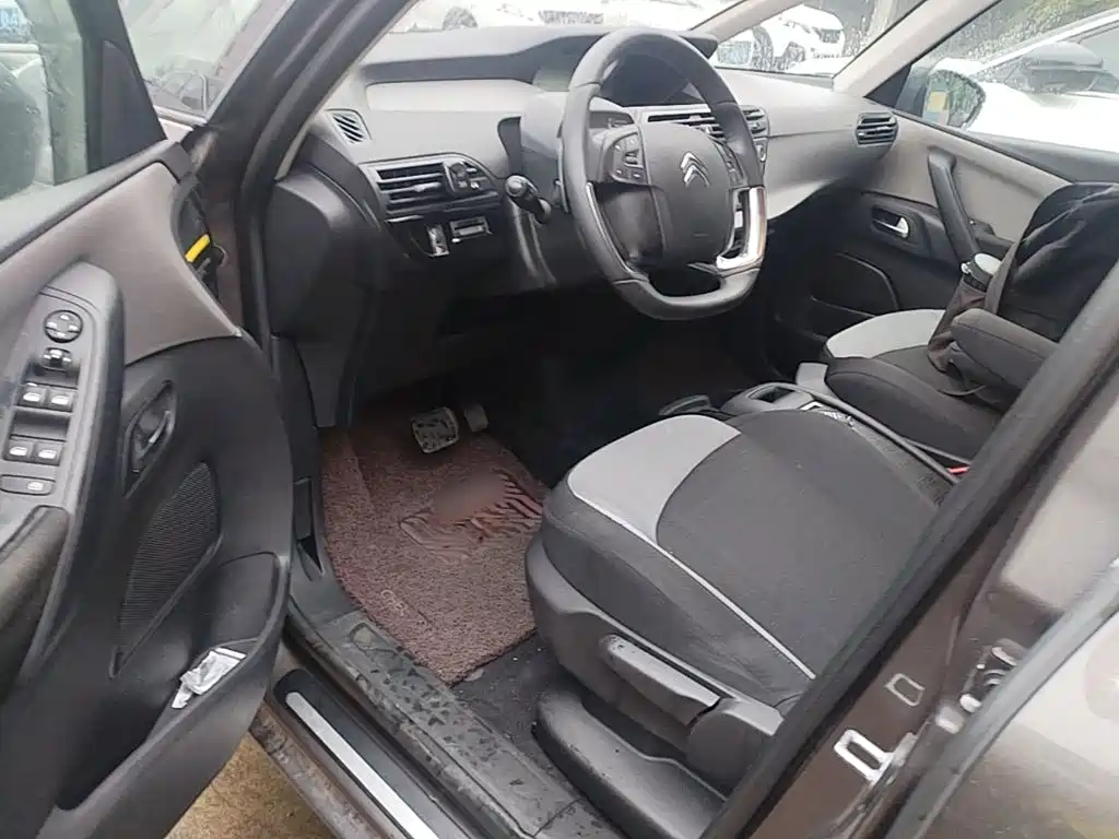 Citroen C4 Picasso — миниатюра 16