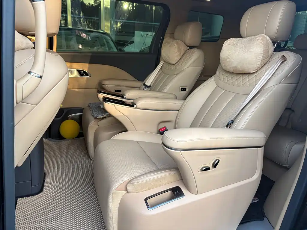 Hongqi Hongqi HQ9 PHEV — миниатюра 7
