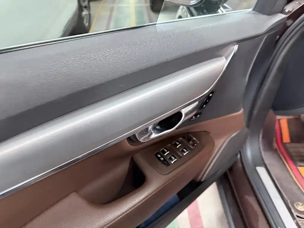 Volvo S90 — миниатюра 9