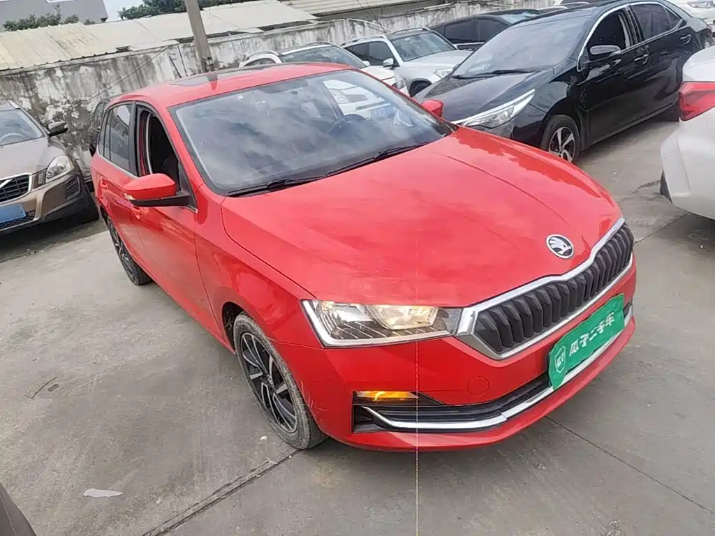 Skoda Rapid Spaceback — миниатюра 4