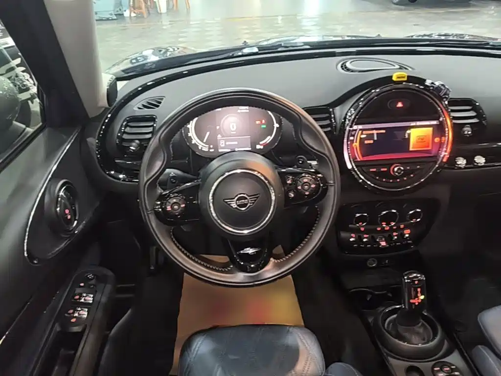 MINI Mini Clubman — миниатюра 11
