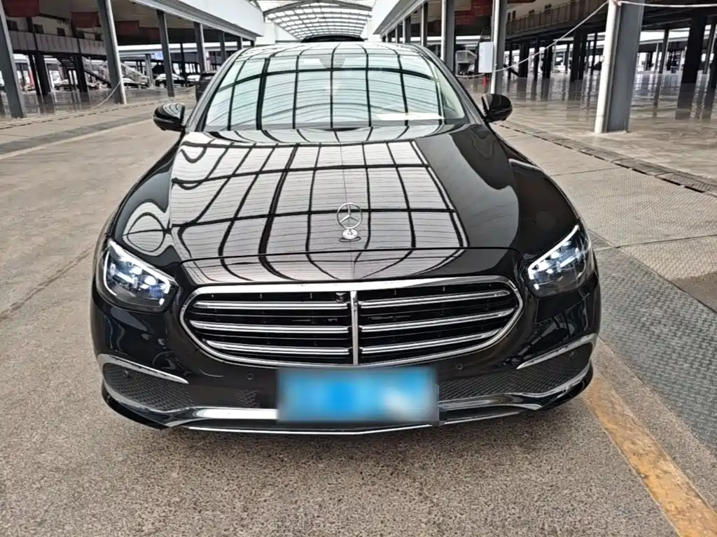 Mercedes-Benz E-Class — миниатюра 3