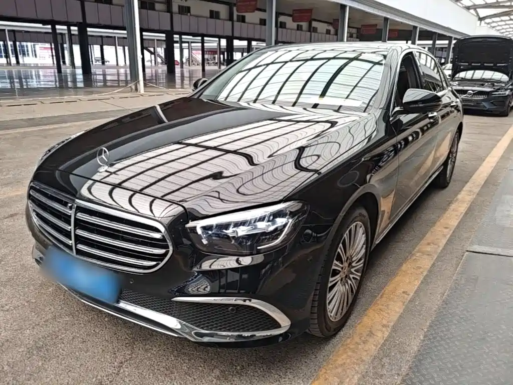 Mercedes-Benz E-Class — миниатюра 2