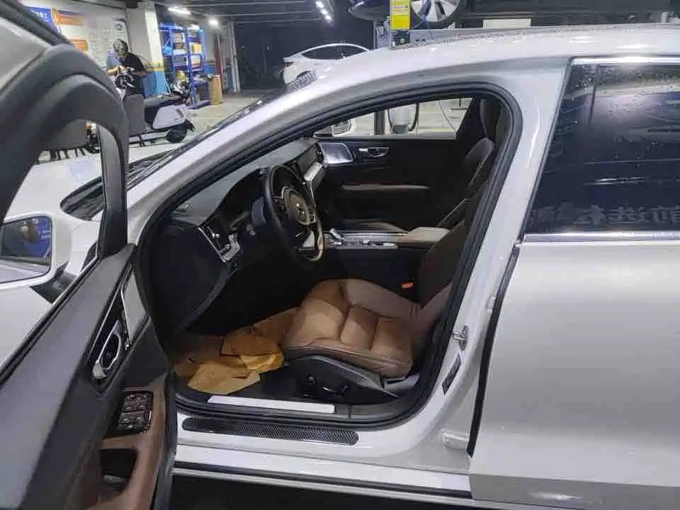 Volvo S60 — миниатюра 3
