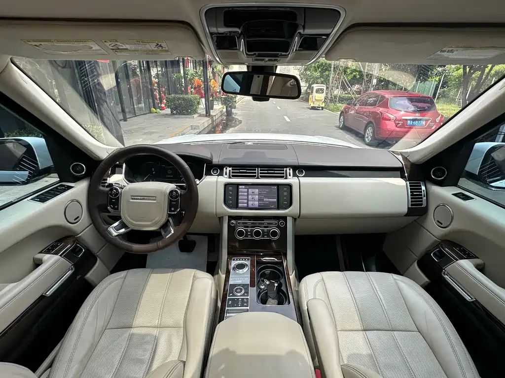 Land Rover Range Rover — миниатюра 14