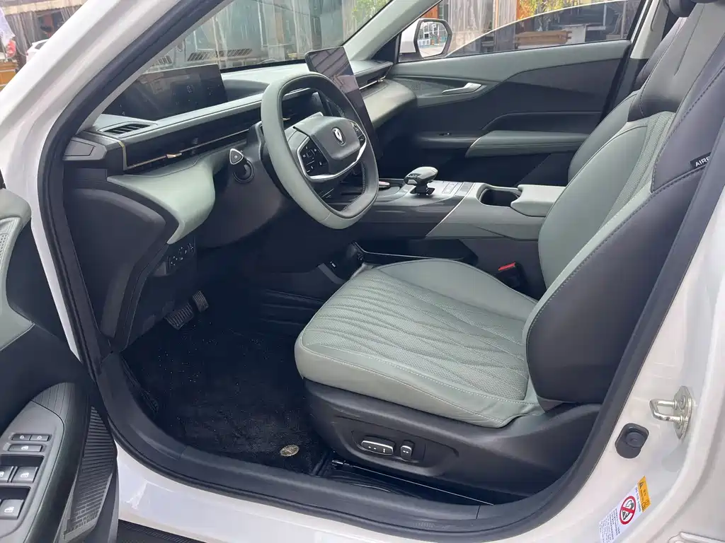 Changan Yida — миниатюра 4