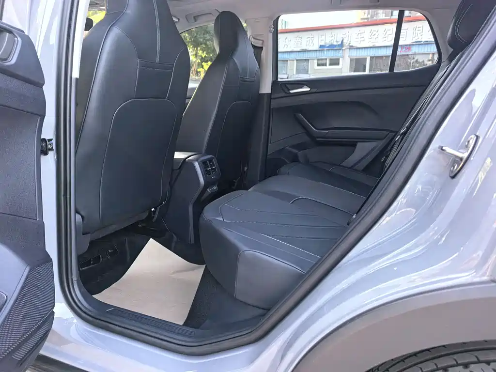 Volkswagen Tharu 2025 300TSI