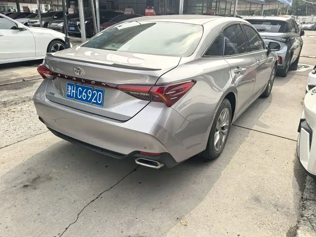 Toyota Avalon — миниатюра 3