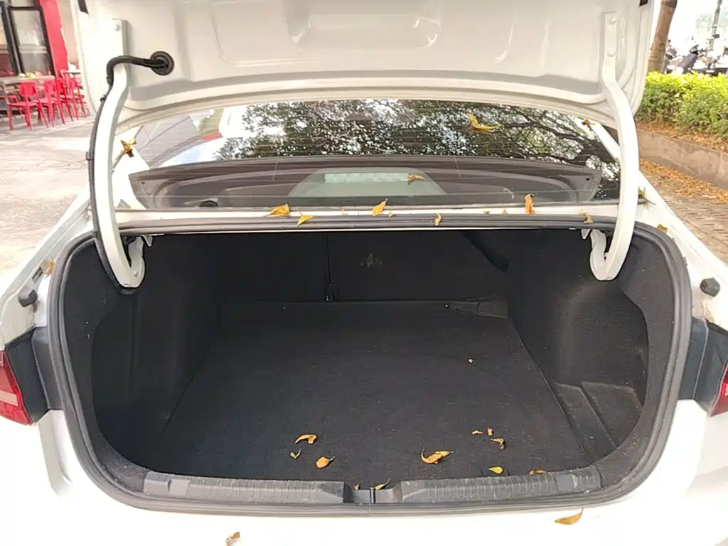 Volkswagen Lavida — миниатюра 19