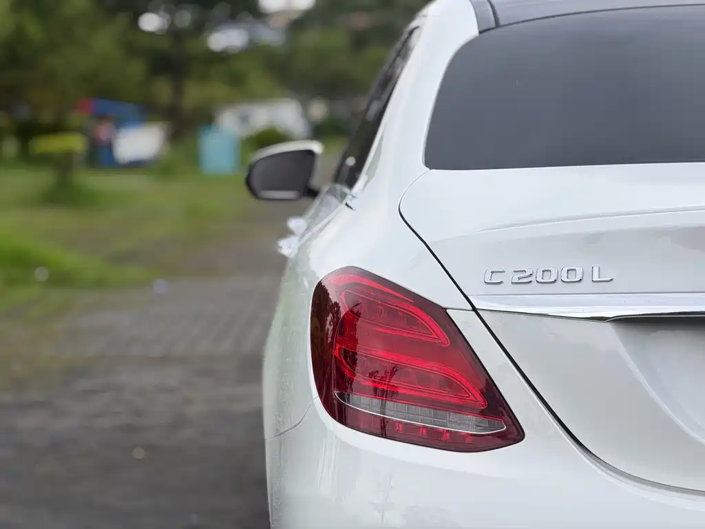 Mercedes-Benz C-Class — миниатюра 9