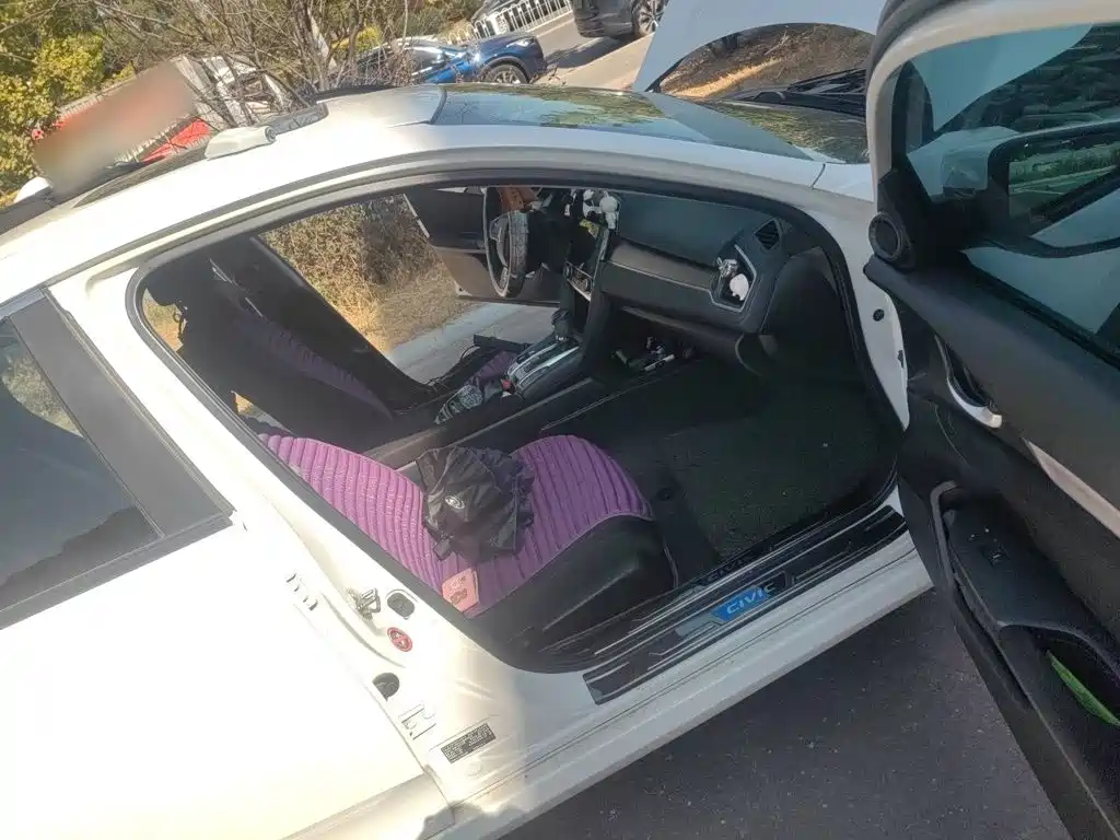 Honda Civic — миниатюра 18