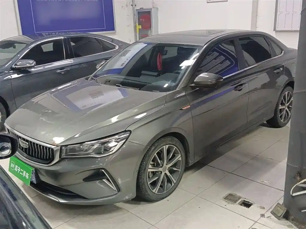 Geely Emgrand 2022