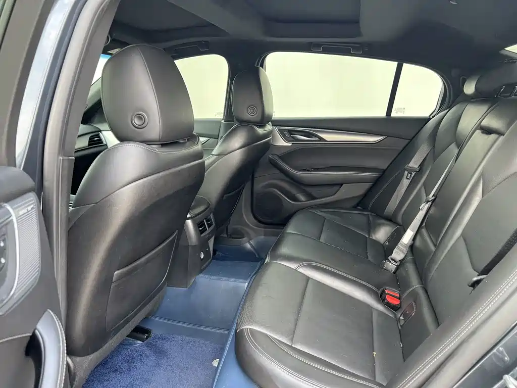 Cadillac CT5 — миниатюра 8