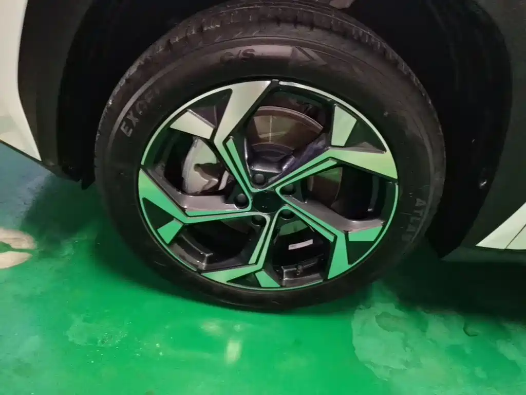 Geely Boyue L — миниатюра 23