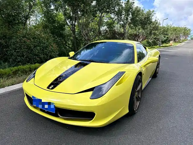 FERRARI 458