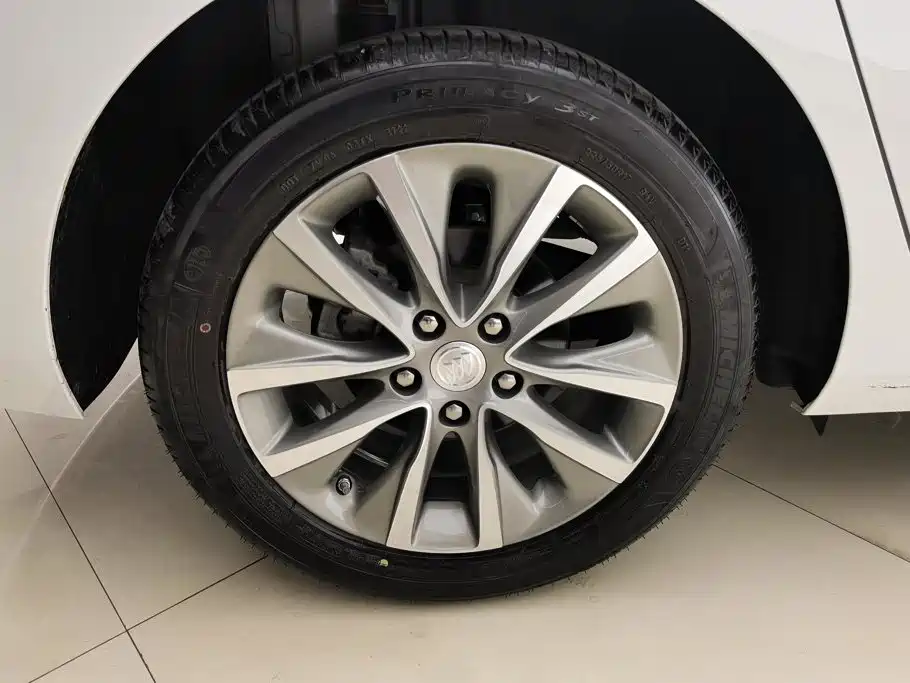 Buick GL6 — миниатюра 6