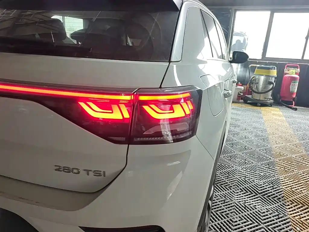 Volkswagen T-Roc — миниатюра 8