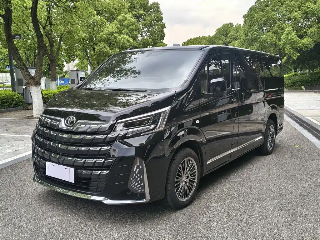 Toyota Hiace 2025